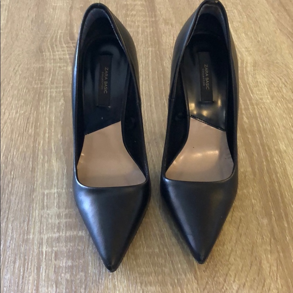 🚚 Zara Stiletto Heels - Black